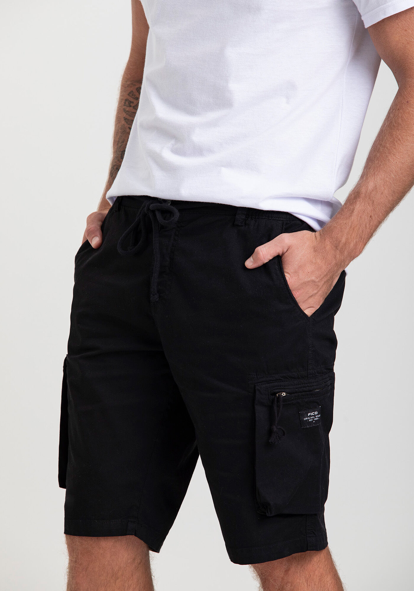 Bermuda Masculina em Sarja Fico Legacy, PRETO REATIVO, large.