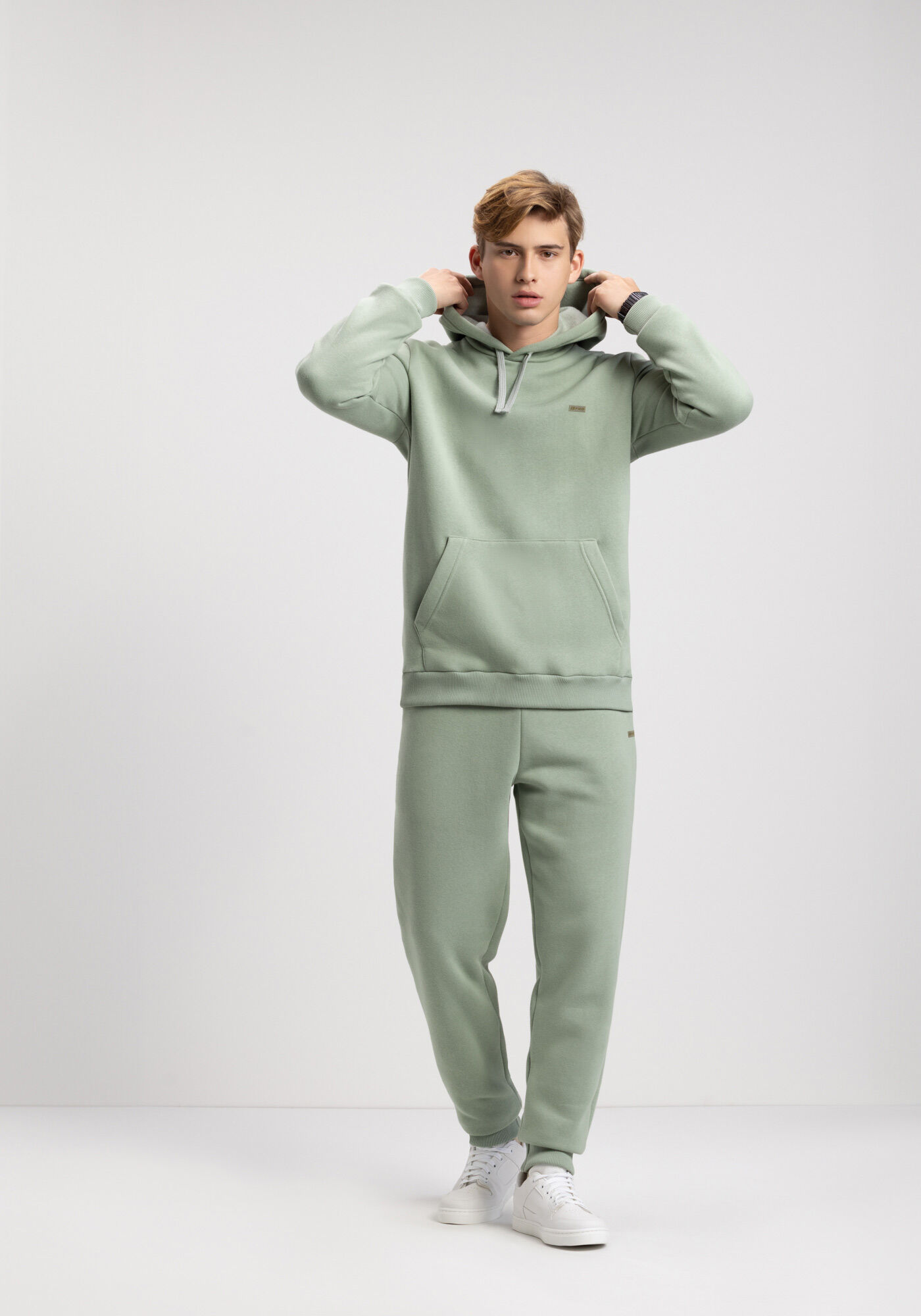 Blus&atilde;o De Moletom Com Capuz E Bolsos Funcionais, VERDE CHIARO, large.