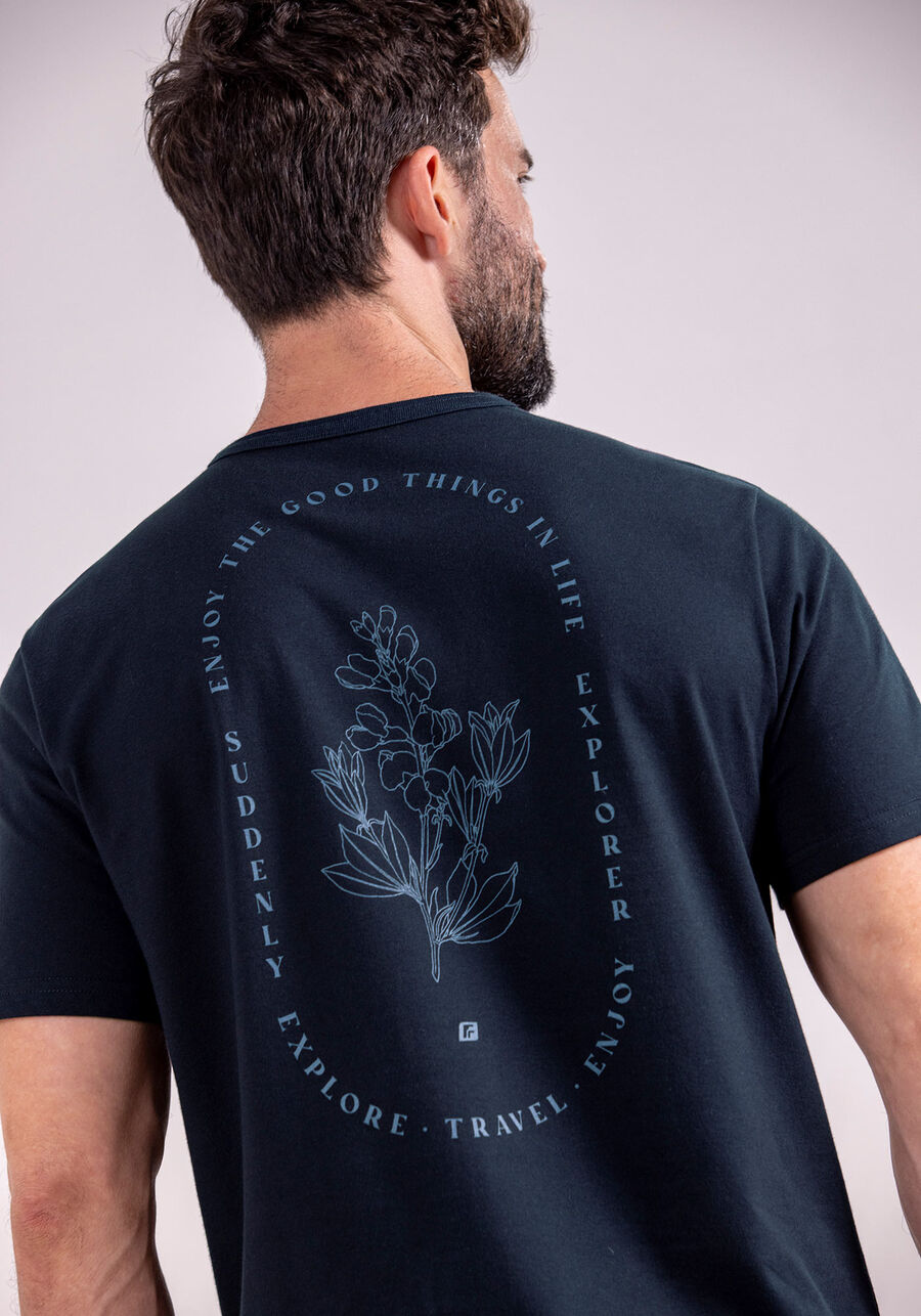 Camiseta Masculina em Malha com Estampa Costas, MARINHO IMPERIO. Camiseta Masculina em Malha com Estampa Costas, MARINHO IMPERIO, large.