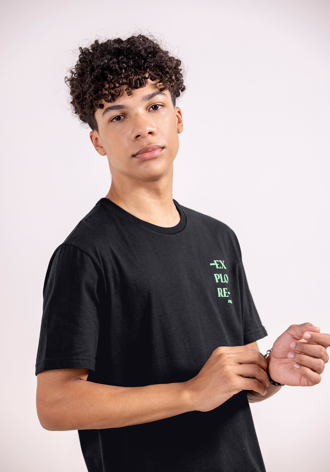 Camiseta Juvenil em Malha com Estampa Costas, PRETO REATIVO, large.