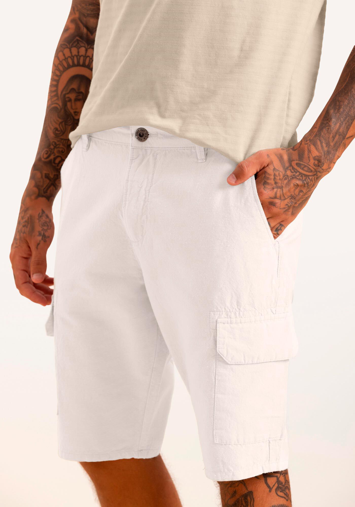 Bermuda Reta Em Sarja Com Passantes E Bolsos Cargo, BEGE SYSTEM, large.