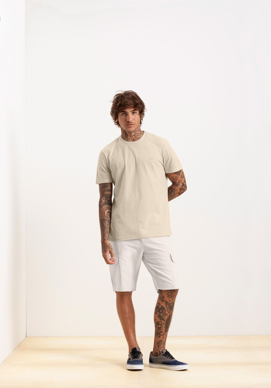 Camiseta Com Gola Redonda Em Malha Texturizada De Algodão, BEGE SYSTEM. Camiseta Com Gola Redonda Em Malha Texturizada De Algodão, BEGE SYSTEM, large.