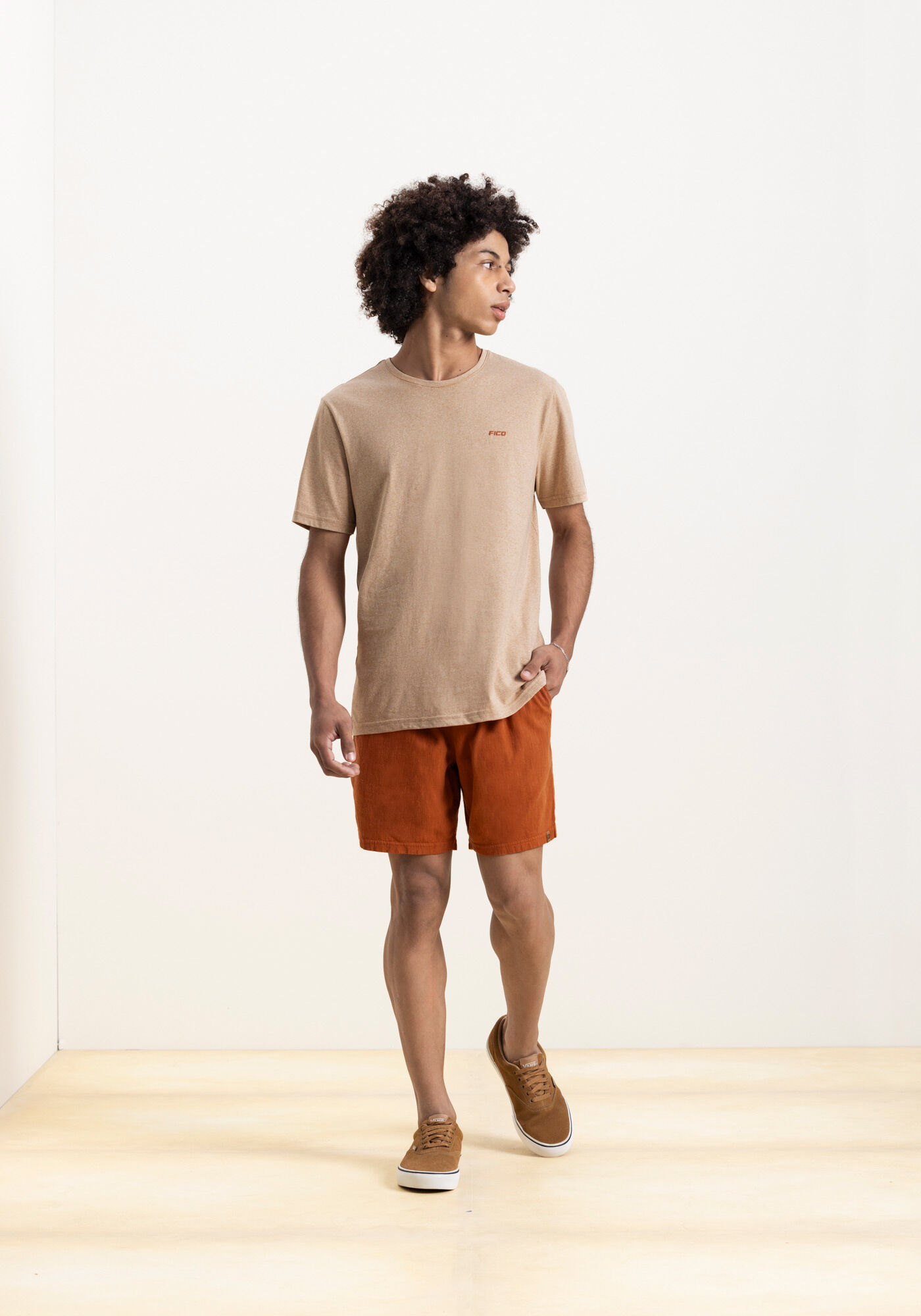 Shorts Juvenil Com Ajuste Frontal Em Tecido Plano, MARROM CUMARU, large.