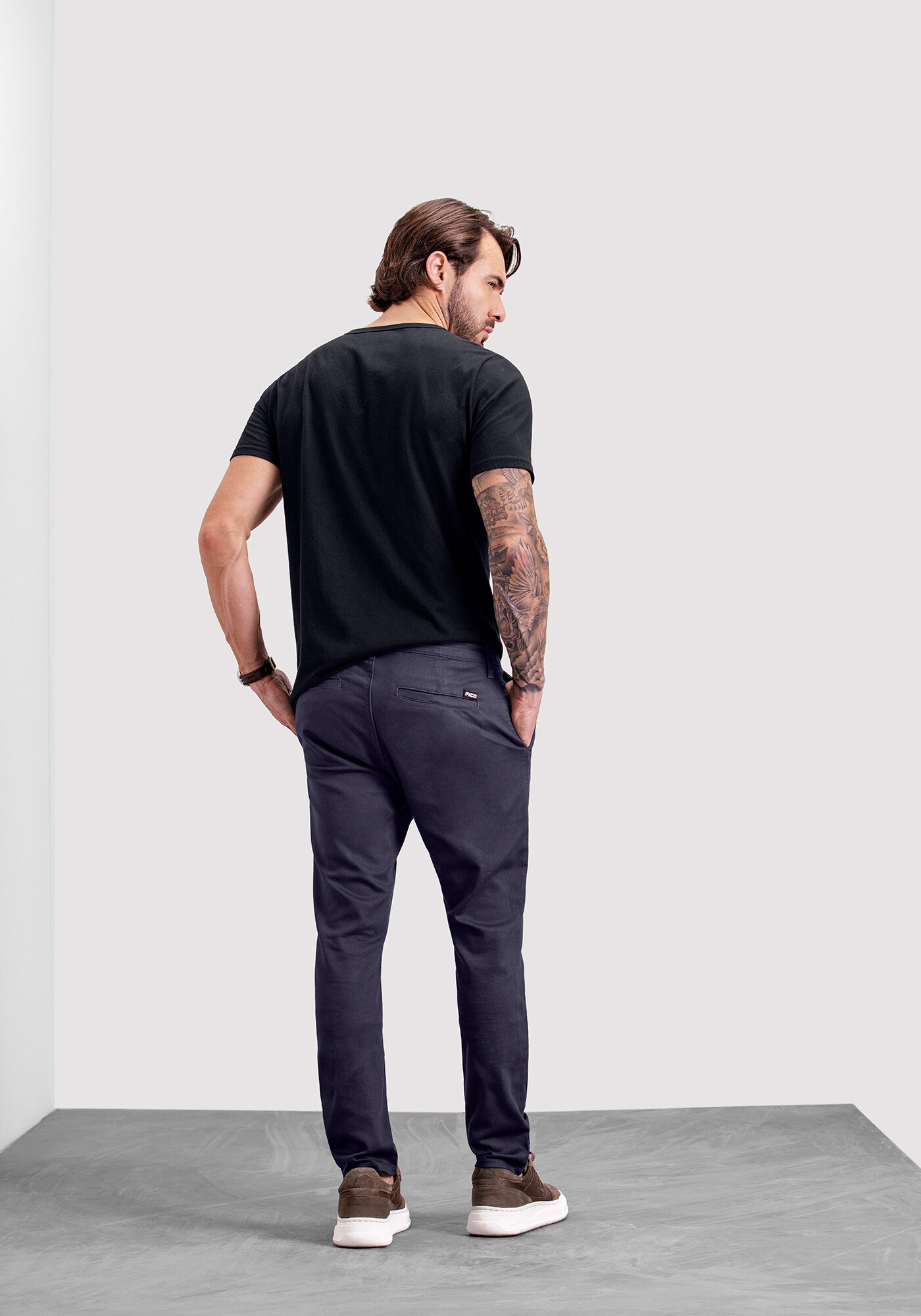 Cal&ccedil;a Skinny Com Bolsos E Cadar&ccedil;o Em Sarja Com Elastano, CINZA CHUMBO, large.