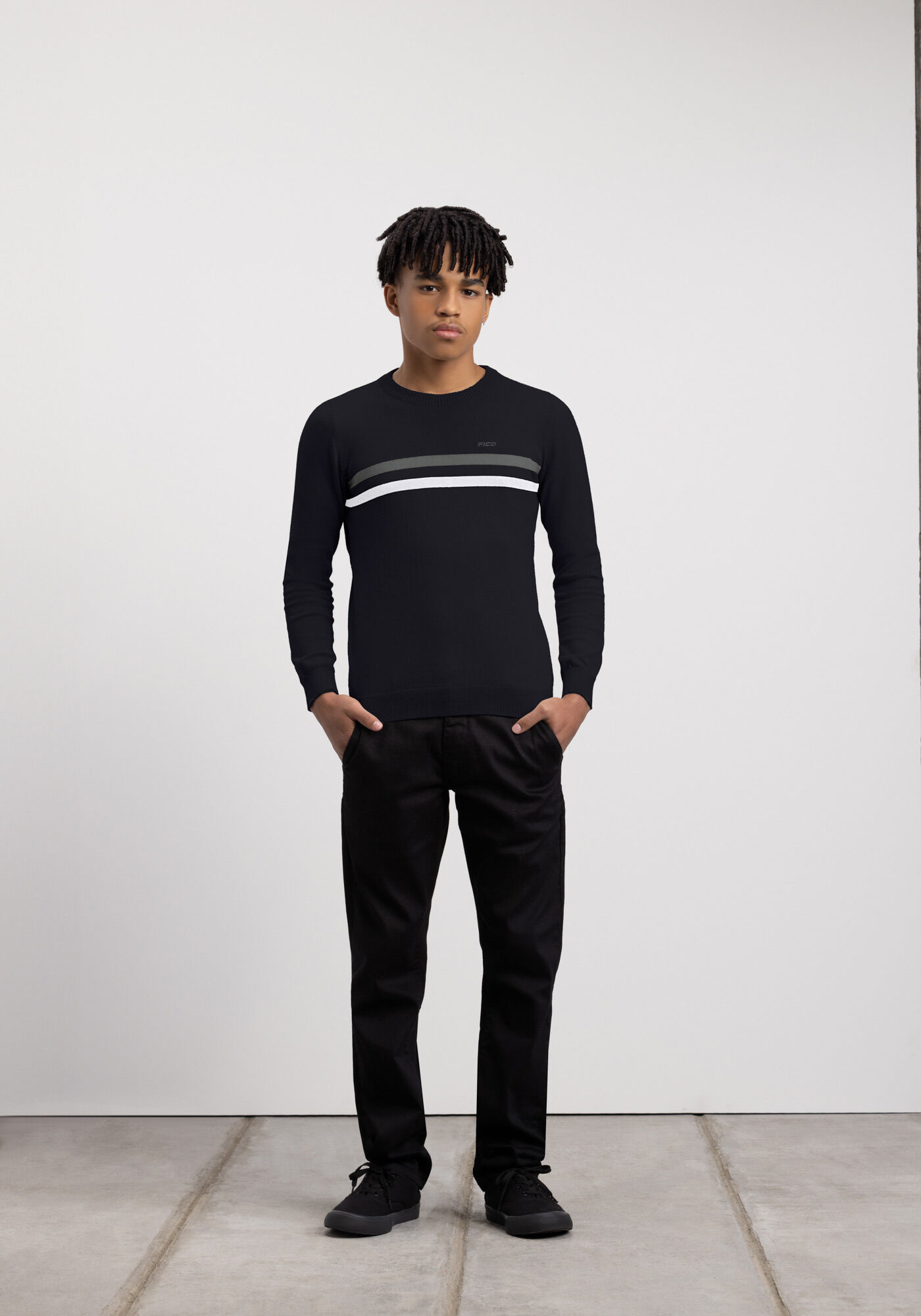 Blus&atilde;o De Tric&ocirc; Juvenil Com Listras E Gola Redonda, PRETO REATIVO, large.