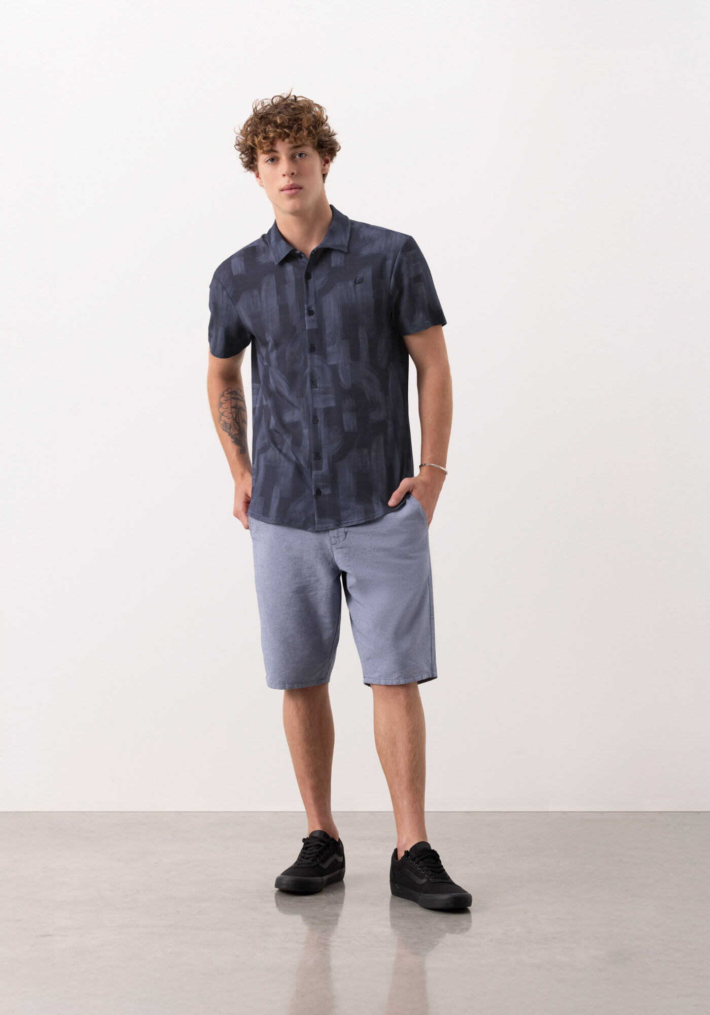 Camisa Estampada Masculina De Mangas Curtas Em Malha, PINCELADAS AZUL, large.