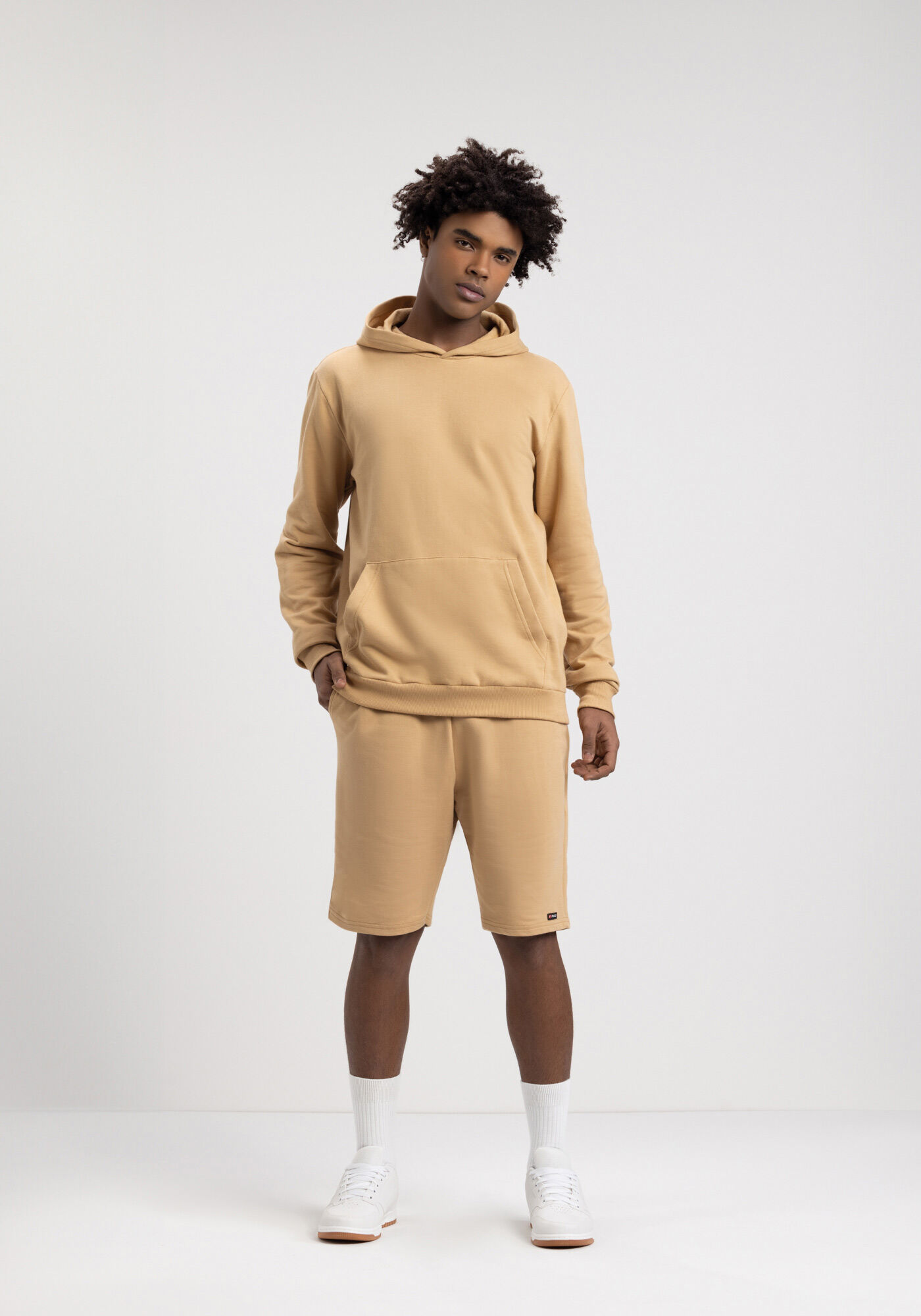 Bermuda Masculina Em Moletom De Algod&atilde;o Com Bolsos E Cadar&ccedil;o, BEGE TIGER, large.