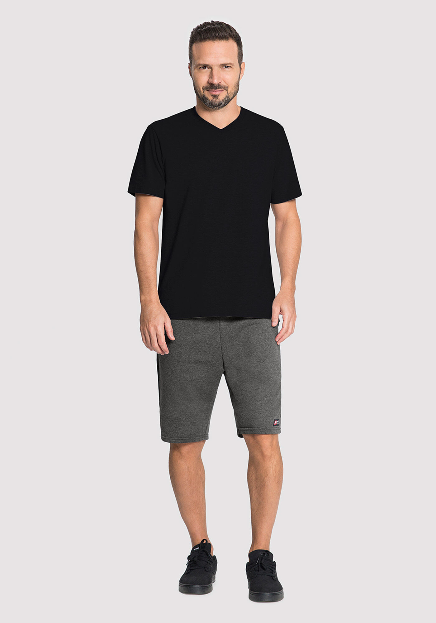 Camiseta B&aacute;sica Com Gola V Em Meia Malha Penteada De Algod&atilde;o, PRETO REATIVO, large.