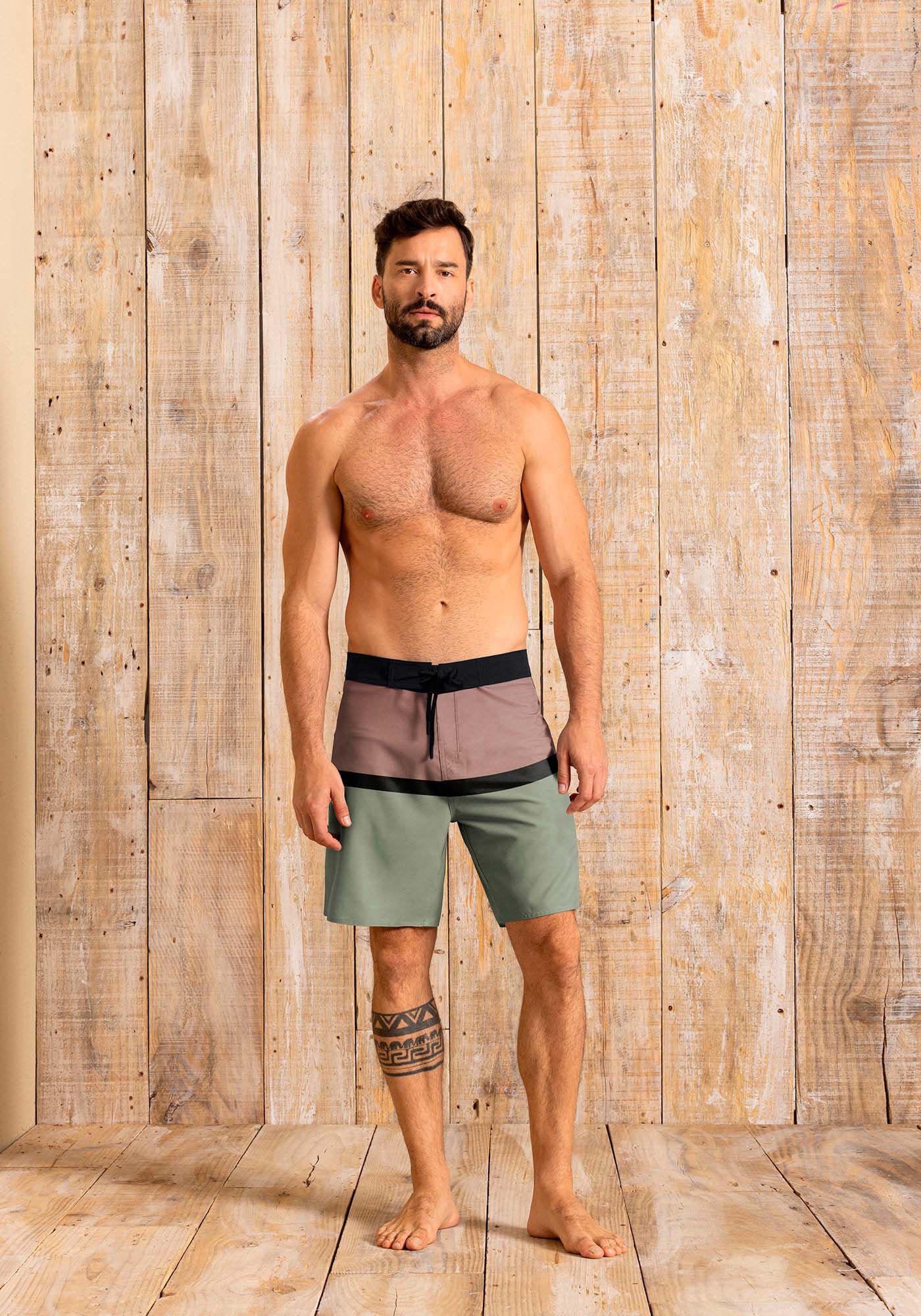 Shorts Masculino em Tecido Plano com Detalhe C&oacute;s, VERDE CORAL, large.